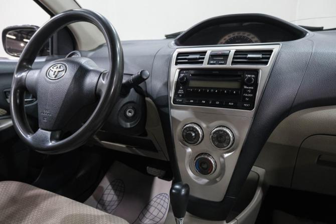 Toyota Yaris II с пробегом 2007 года, цена 599 000 рублей, 244000 км, седан, Автокод Объявления