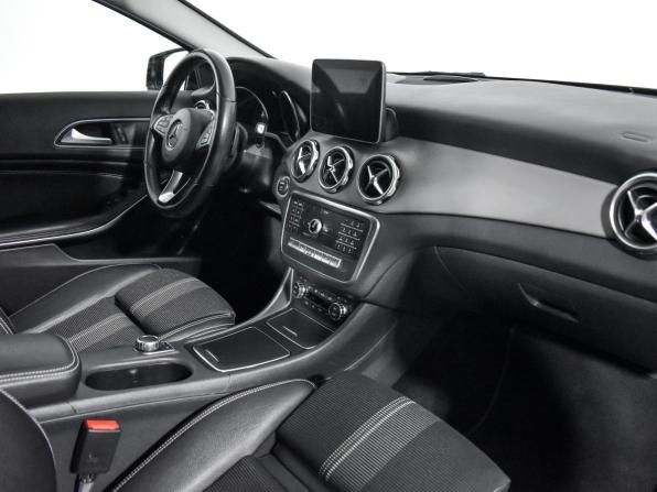Mercedes-Benz GLA I (X156) Рестайлинг с пробегом 2018 года, цена 2 300 000 рублей, 83426 км, внедорожник, Автокод Объявления