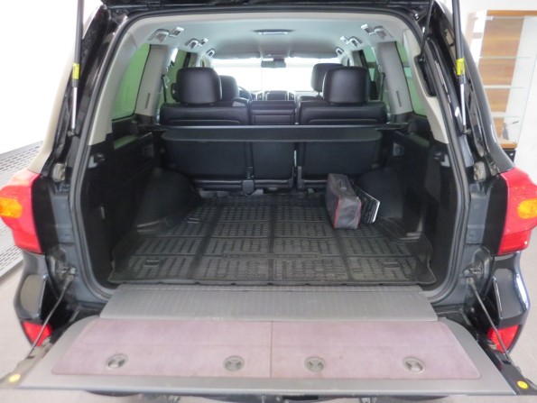 Toyota Land Cruiser 200 Series Рестайлинг 1 с пробегом 2015 года, цена 4 600 000 рублей, 142516 км, внедорожник, Автокод Объявления