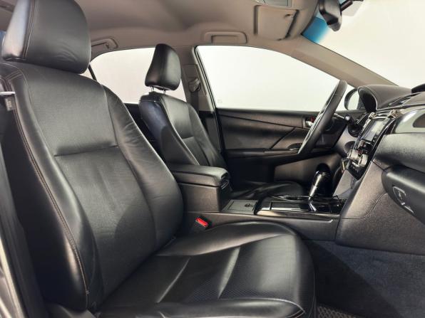 Toyota Camry VII (XV50) с пробегом 2011 года, цена 1 199 900 рублей, 271343 км, седан, Автокод Объявления