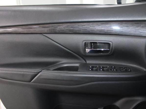 Mitsubishi Outlander III Рестайлинг 2 с пробегом 2015 года, цена 1 559 900 рублей, 223398 км, внедорожник, Автокод Объявления