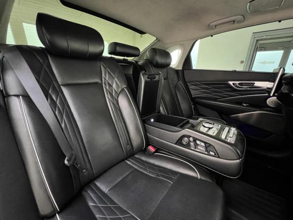 Kia K900 II с пробегом 2019 года, цена 3 750 000 рублей, 71015 км, седан, Автокод Объявления