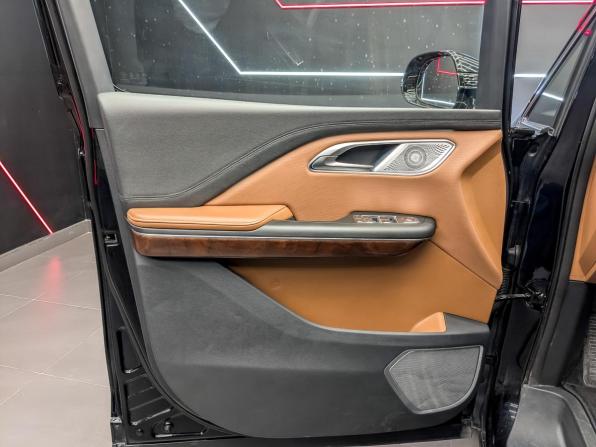 Hongqi HQ9 с пробегом 2022 года, цена 3 555 000 рублей, 73777 км, минивэн, Автокод Объявления