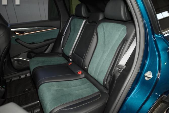 Geely Monjaro I с пробегом 2023 года, цена 3 849 000 рублей, 89 км, внедорожник, Автокод Объявления