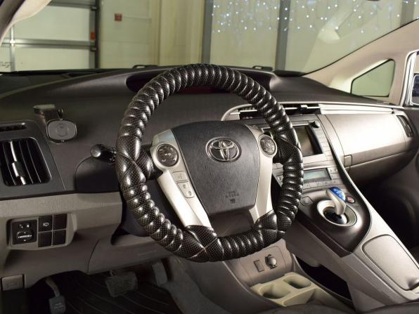 Toyota Prius III (XW30) с пробегом 2009 года, цена 1 199 995 рублей, 284189 км, лифтбек, Автокод Объявления