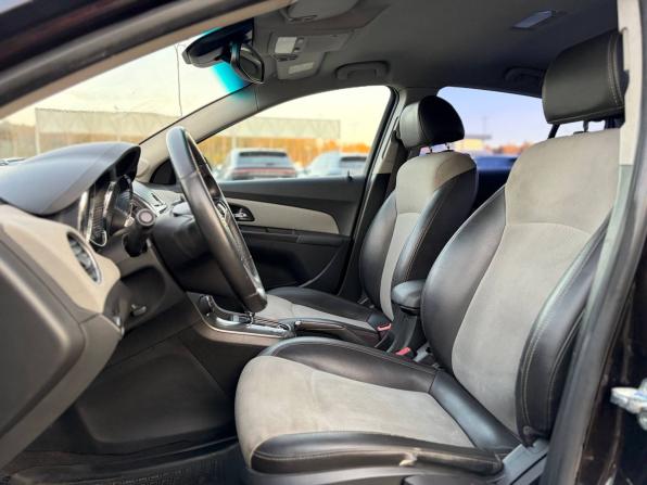 Chevrolet Cruze I Рестайлинг с пробегом 2013 года, цена 660 000 рублей, 234308 км, хэтчбек, Автокод Объявления