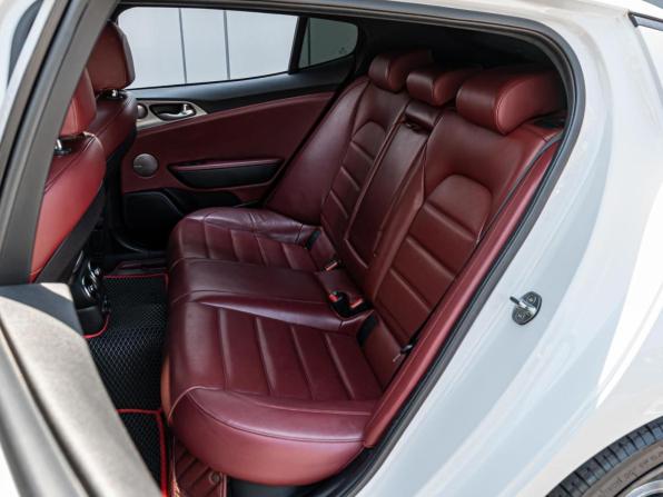 Kia Stinger I с пробегом 2018 года, цена 3 200 000 рублей, 132074 км, лифтбек, Автокод Объявления