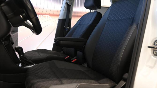 Volkswagen Polo V Рестайлинг с пробегом 2018 года, цена 1 320 000 рублей, 138105 км, седан, Автокод Объявления