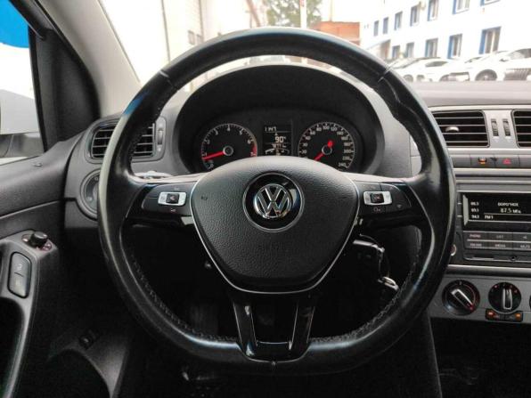 Volkswagen Polo V Рестайлинг с пробегом 2019 года, цена 950 000 рублей, 78771 км, седан, Автокод Объявления