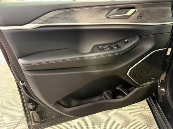 Jeep Grand Cherokee V (WL) с пробегом 2022 года, цена 6 300 000 рублей, 46418 км, внедорожник, Автокод Объявления