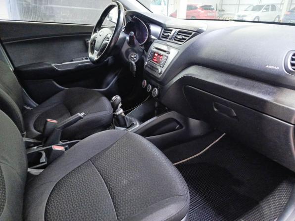 Kia Rio III Рестайлинг с пробегом 2016 года, цена 950 000 рублей, 185000 км, седан, Автокод Объявления