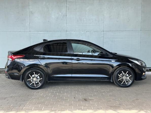 Hyundai Solaris II с пробегом 2017 года, цена 1 075 000 рублей, 194000 км, седан, Автокод Объявления