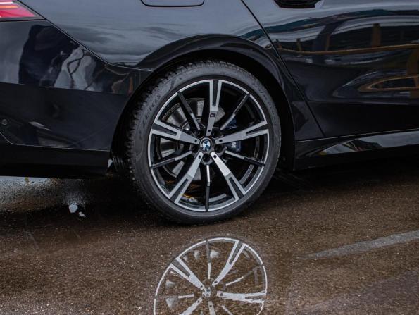 BMW 5 серии VIII (G60/G61/G68) с пробегом 2023 года, цена 7 300 000 рублей, 8902 км, седан, Автокод Объявления