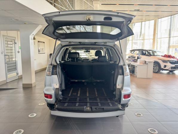 Mitsubishi Outlander II Рестайлинг с пробегом 2010 года, цена 1 100 000 рублей, 200000 км, внедорожник, Автокод Объявления