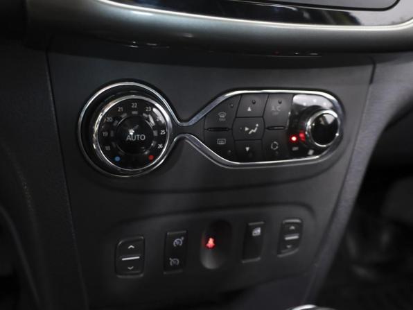 Renault Sandero II с пробегом 2018 года, цена 1 129 500 рублей, 121228 км, хэтчбек, Автокод Объявления