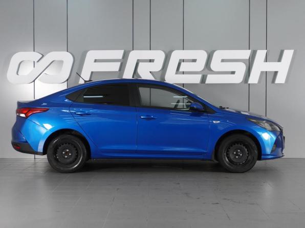 Hyundai Solaris II Рестайлинг с пробегом 2021 года, цена 1 715 000 рублей, 38176 км, седан, Автокод Объявления