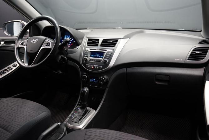 Hyundai Solaris I Рестайлинг с пробегом 2015 года, цена 1 245 000 рублей, 158000 км, седан, Автокод Объявления