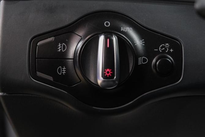 Audi A4 IV (B8) Рестайлинг с пробегом 2015 года, цена 1 499 000 рублей, 185000 км, седан, Автокод Объявления