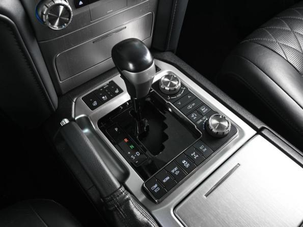 Toyota Land Cruiser 200 Series Рестайлинг 2 с пробегом 2018 года, цена 6 890 000 рублей, 244990 км, внедорожник, Автокод Объявления