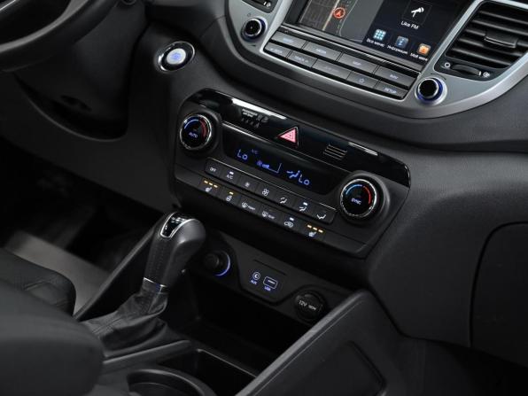Hyundai Tucson III с пробегом 2017 года, цена 1 799 000 рублей, 137000 км, внедорожник, Автокод Объявления