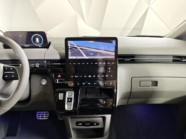 Hyundai Staria I с пробегом 2025 года, цена 8 760 000 рублей, 2864 км, минивэн, Автокод Объявления