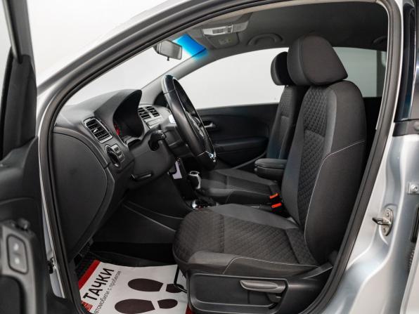 Volkswagen Polo V Рестайлинг с пробегом 2019 года, цена 1 280 000 рублей, 105000 км, седан, Автокод Объявления