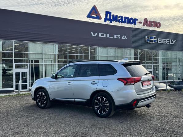 Mitsubishi Outlander III Рестайлинг 3 с пробегом 2021 года, цена 2 410 000 рублей, 151139 км, внедорожник, Автокод Объявления