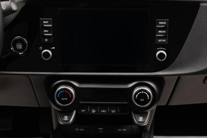 Kia Rio IV Рестайлинг с пробегом 2021 года, цена 2 099 000 рублей, 24280 км, седан, Автокод Объявления