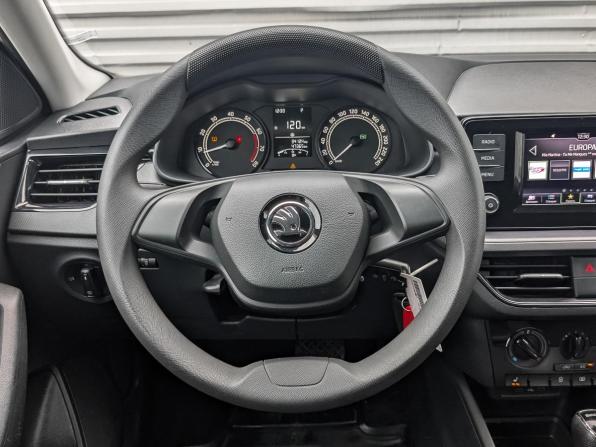 Skoda Rapid II с пробегом 2022 года, цена 1 650 000 рублей, 47364 км, лифтбек, Автокод Объявления