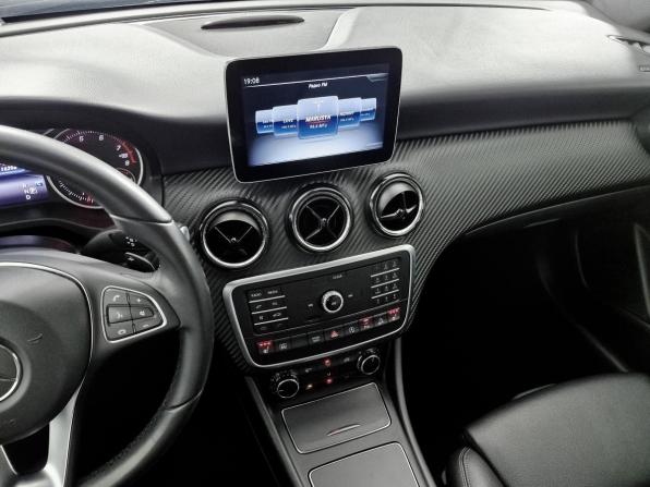 Mercedes-Benz GLA I (X156) Рестайлинг с пробегом 2018 года, цена 2 327 000 рублей, 116298 км, внедорожник, Автокод Объявления
