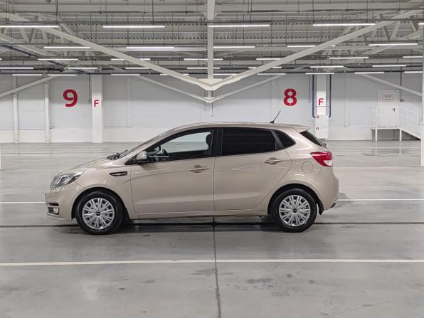 Kia Rio III Рестайлинг с пробегом 2015 года, цена 899 000 рублей, 63549 км, хэтчбек, Автокод Объявления