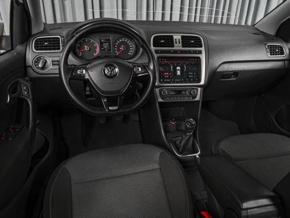 Volkswagen Polo V Рестайлинг с пробегом 2016 года, цена 1 279 000 рублей, 118621 км, седан, Автокод Объявления