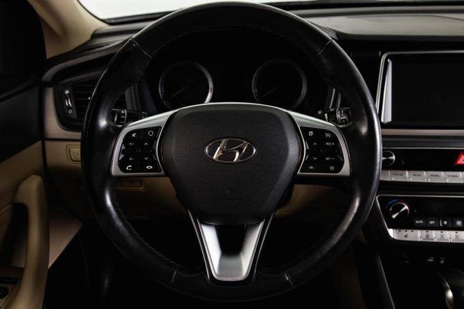 Hyundai Sonata VII (LF) Рестайлинг с пробегом 2019 года, цена 2 320 000 рублей, 67403 км, седан, Автокод Объявления