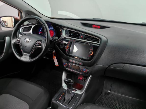 Kia Ceed II Рестайлинг с пробегом 2016 года, цена 1 128 000 рублей, 166000 км, хэтчбек, Автокод Объявления