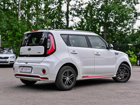 Kia Soul II Рестайлинг с пробегом 2018 года, цена 1 490 000 рублей, 115095 км, хэтчбек, Автокод Объявления