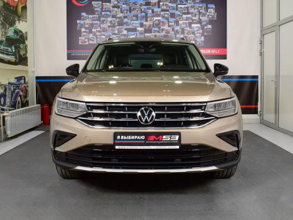 Volkswagen Tiguan II Рестайлинг с пробегом 2022 года, цена 3 599 995 рублей, 40255 км, внедорожник, Автокод Объявления