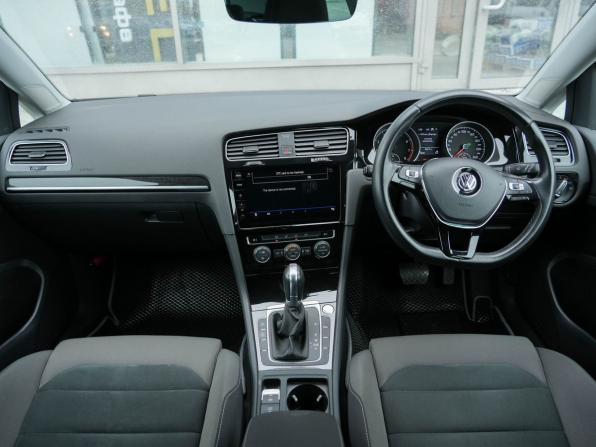 Volkswagen Golf VII Рестайлинг с пробегом 2017 года, цена 1 630 000 рублей, 75042 км, хэтчбек, Автокод Объявления