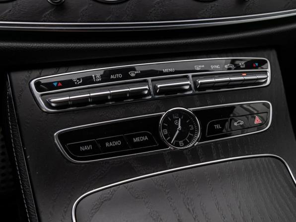 Mercedes-Benz E-Класс V (W213 S213 C238) с пробегом 2018 года, цена 2 985 000 рублей, 139281 км, седан, Автокод Объявления