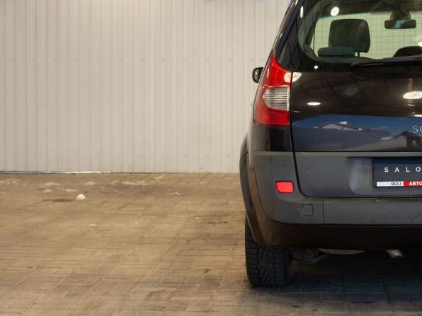 Renault Scenic II Рестайлинг с пробегом 2006 года, цена 465 000 рублей, 240784 км, компактвэн, Автокод Объявления