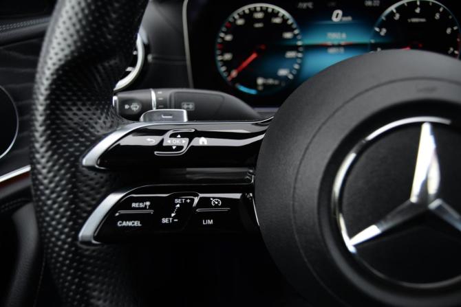 Mercedes-Benz E-Класс V (W213 S213 C238) Рестайлинг с пробегом 2021 года, цена 4 700 000 рублей, 68512 км, седан, Автокод Объявления