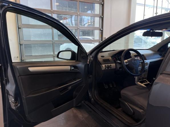 Opel Astra H Рестайлинг с пробегом 2008 года, цена 341 000 рублей, 228676 км, седан, Автокод Объявления
