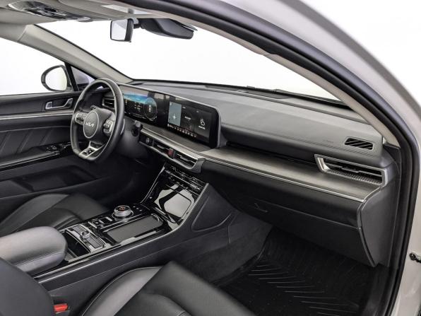 Kia K5 III с пробегом 2023 года, цена 3 300 000 рублей, 21210 км, седан, Автокод Объявления