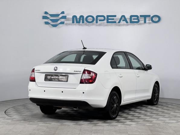Skoda Rapid I Рестайлинг с пробегом 2017 года, цена 990 000 рублей, 203087 км, лифтбек, Автокод Объявления