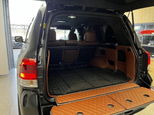 Toyota Land Cruiser 200 Series Рестайлинг 1 с пробегом 2014 года, цена 4 120 000 рублей, 260000 км, внедорожник, Автокод Объявления