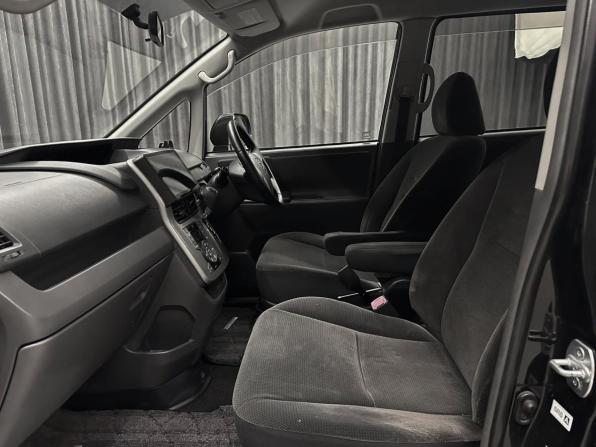 Toyota Noah II (R70) с пробегом 2007 года, цена 1 100 000 рублей, 285000 км, минивэн, Автокод Объявления