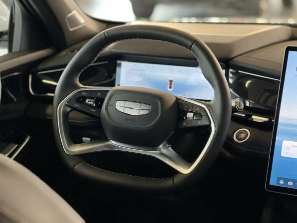 Geely Preface I с пробегом 2024 года, цена 2 995 000 рублей, 30 км, седан, Автокод Объявления
