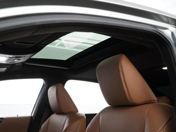 Lexus ES VII с пробегом 2020 года, цена 3 770 090 рублей, 82605 км, седан, Автокод Объявления