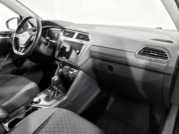 Volkswagen Tiguan II с пробегом 2018 года, цена 2 190 000 рублей, 136034 км, внедорожник, Автокод Объявления