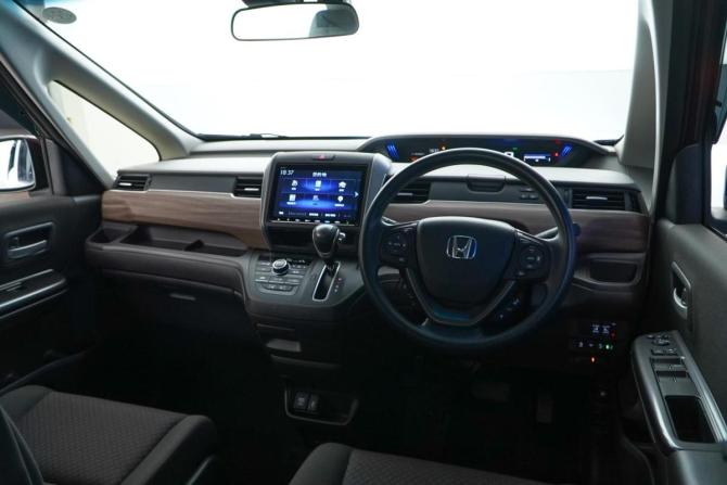 Honda Freed II Рестайлинг с пробегом 2023 года, цена 2 250 055 рублей, 3733 км, компактвэн, Автокод Объявления