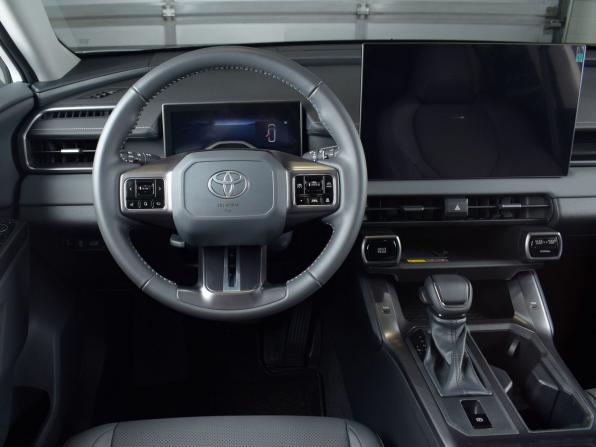 Toyota RAV4 VI (XA60) с пробегом 2025 года, цена 4 169 995 рублей, 21 км, внедорожник, Автокод Объявления